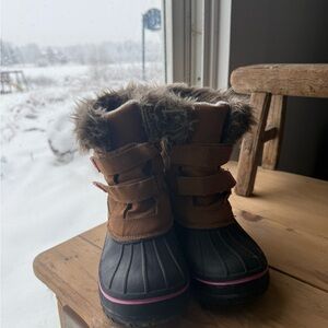 Girls Cougar Winter Snow Boots – Size 4 (Tan & Pink)